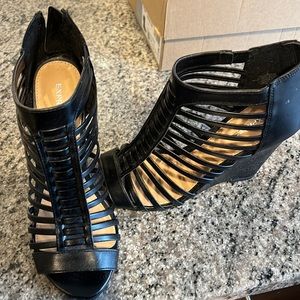 Black Express wedges. Brand new